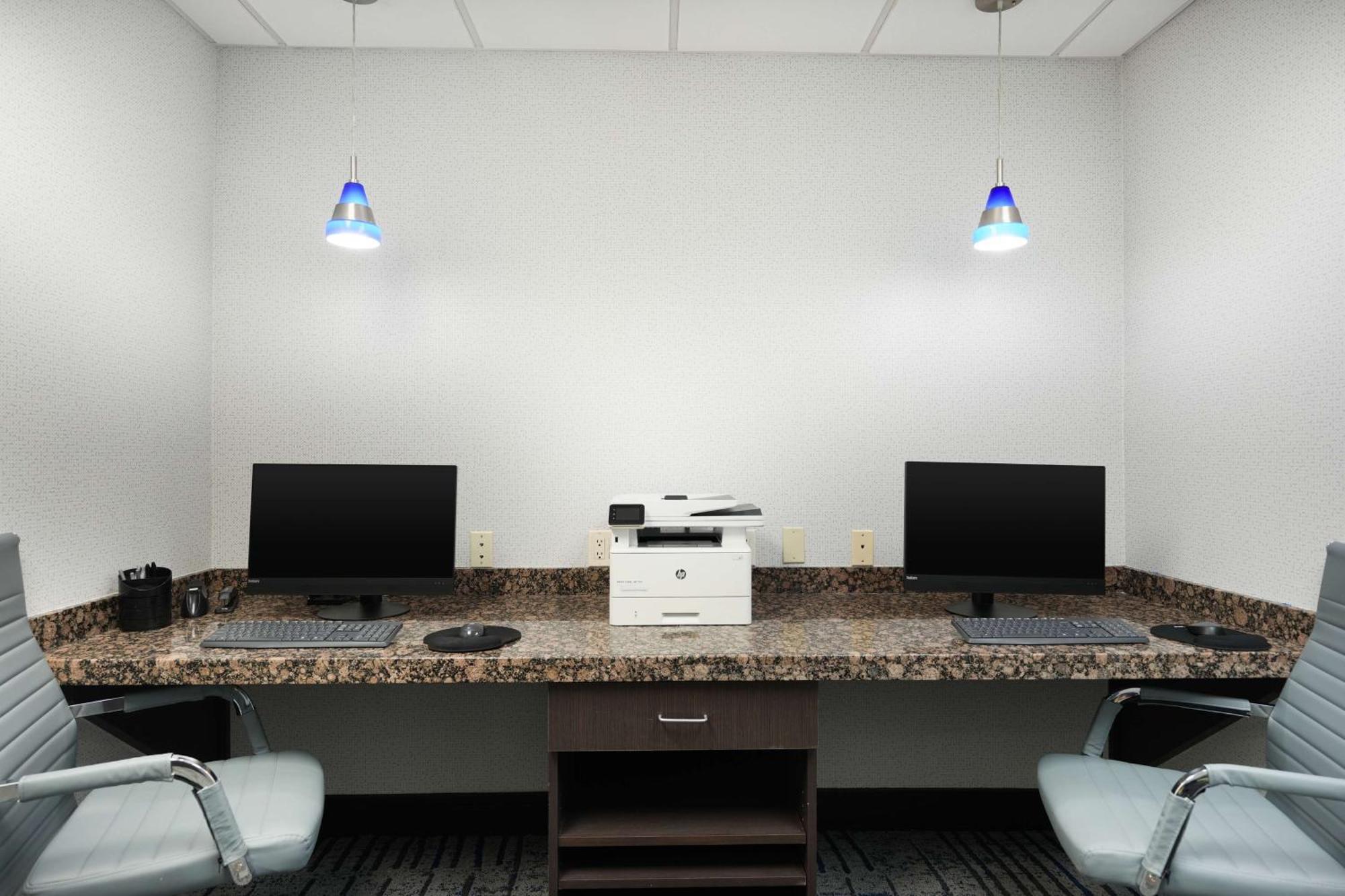 Hampton Inn And Suites Tulsa Central Bagian luar foto