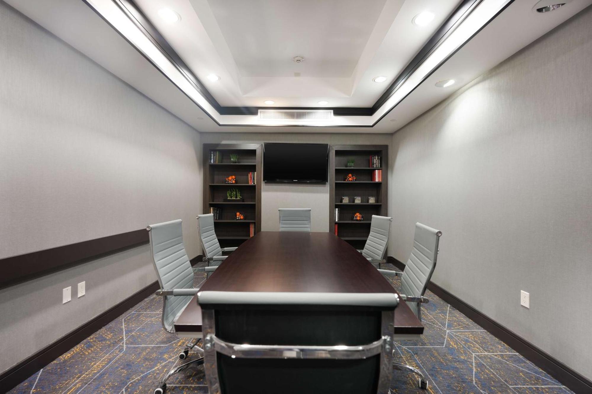 Hampton Inn And Suites Tulsa Central Bagian luar foto
