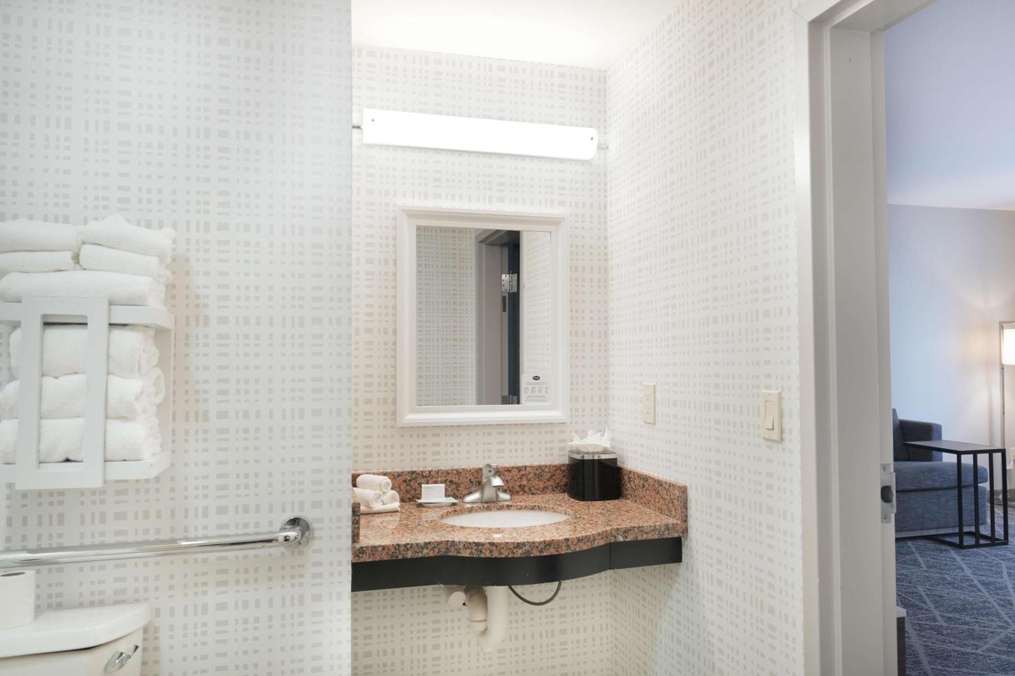Hampton Inn And Suites Tulsa Central Bagian luar foto