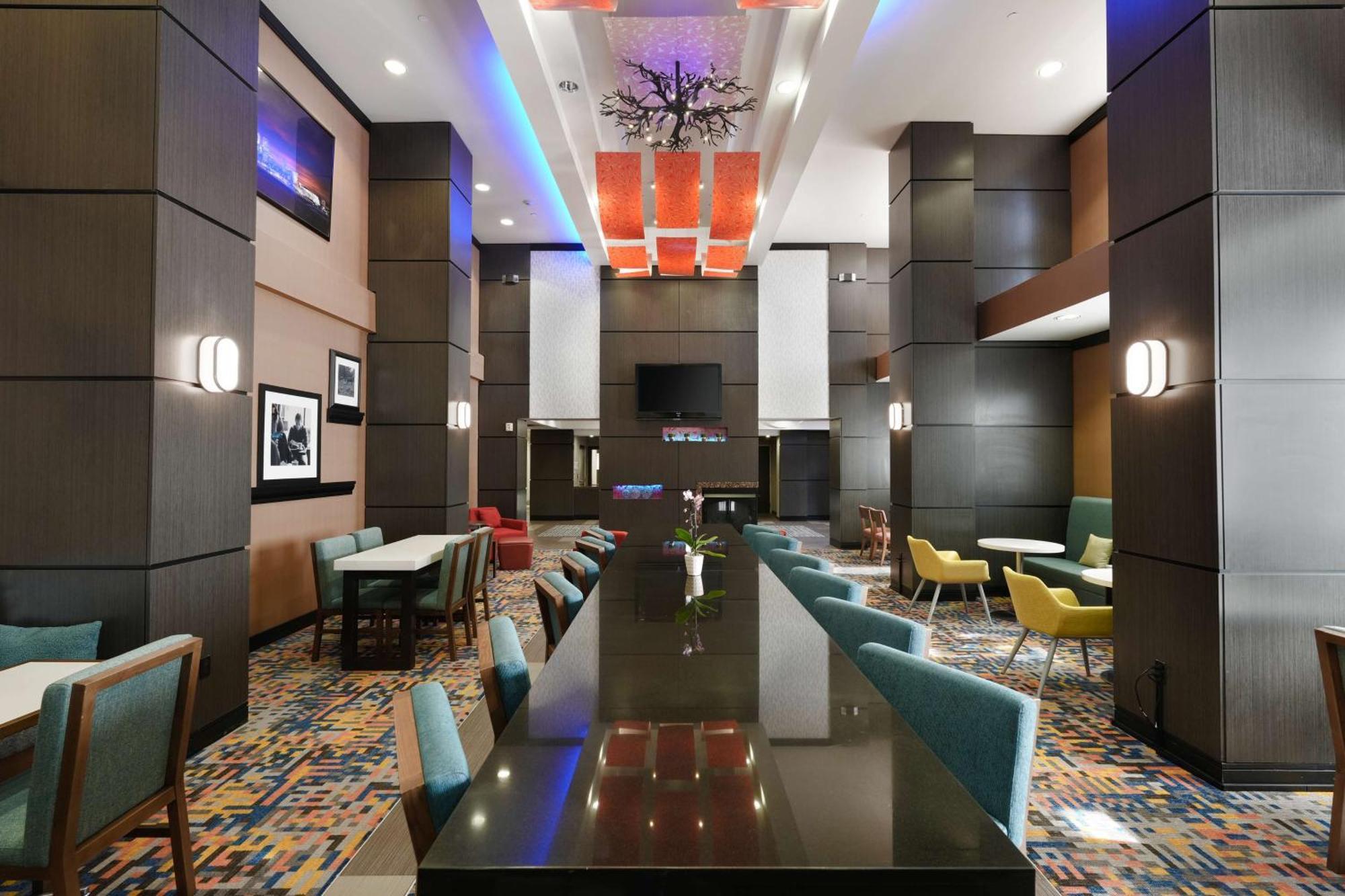 Hampton Inn And Suites Tulsa Central Bagian luar foto