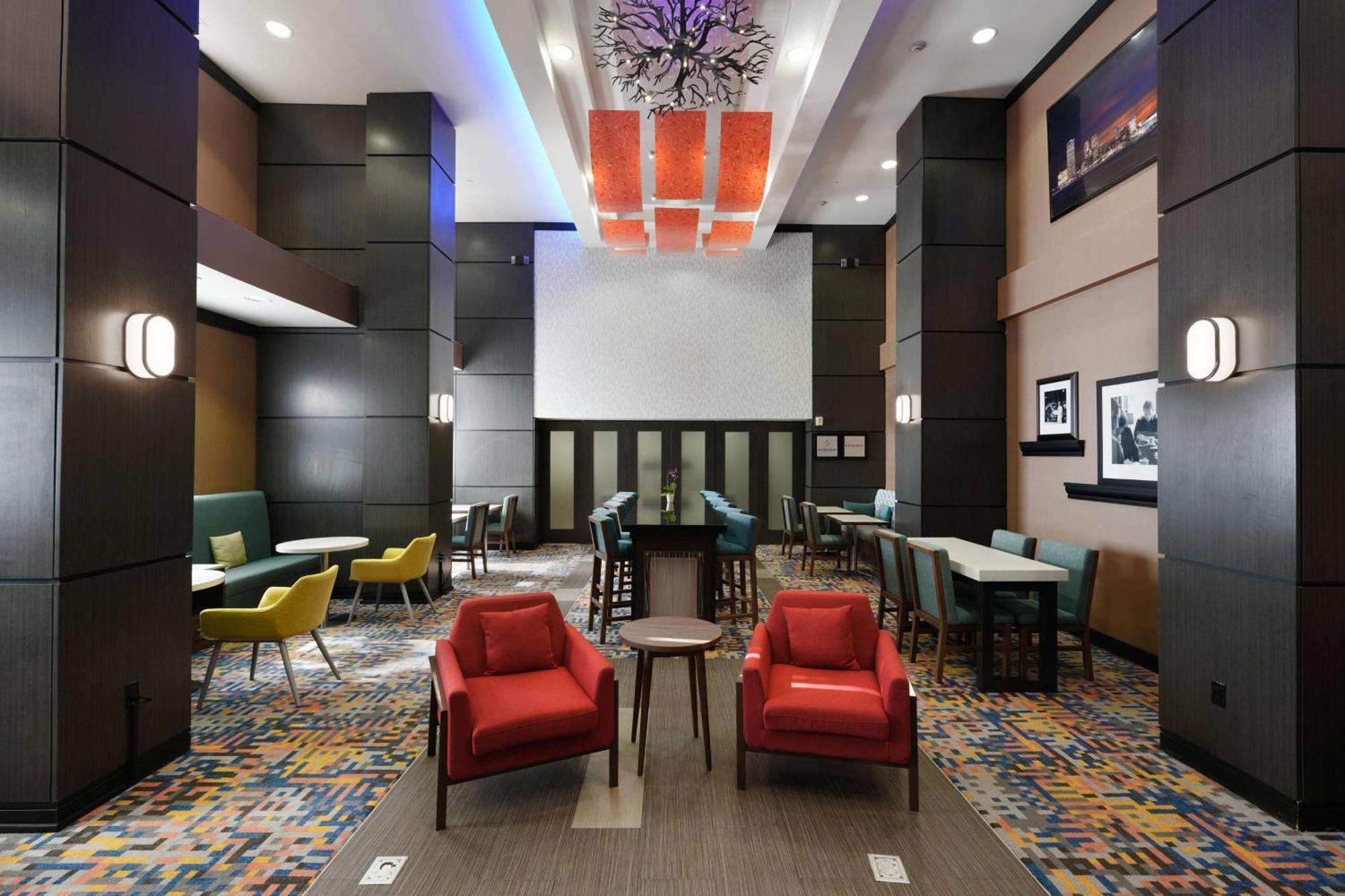 Hampton Inn And Suites Tulsa Central Bagian luar foto